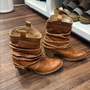 Women's Dingo Tan Leather Ankle Boots